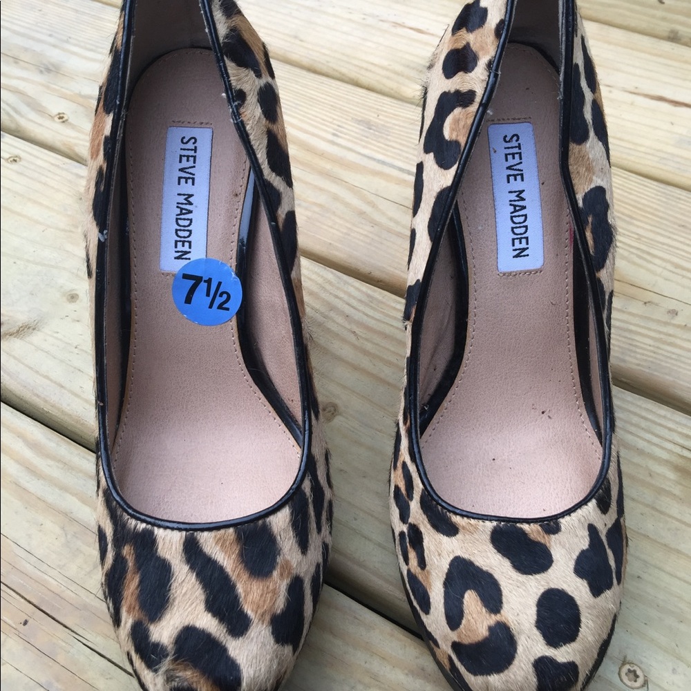 Steve Madden Real Fur Platform Heels Size 7.5m Euc - image 2